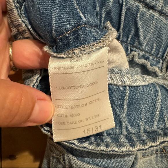 KanCan Bronte Ultra High Rise Paperbag Mom Jeans Light Wash Size 15/31 Trendy - Picture 15 of 16